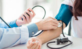 Яка медична допомога надається внутрішньо переміщеній особі при інфаркті